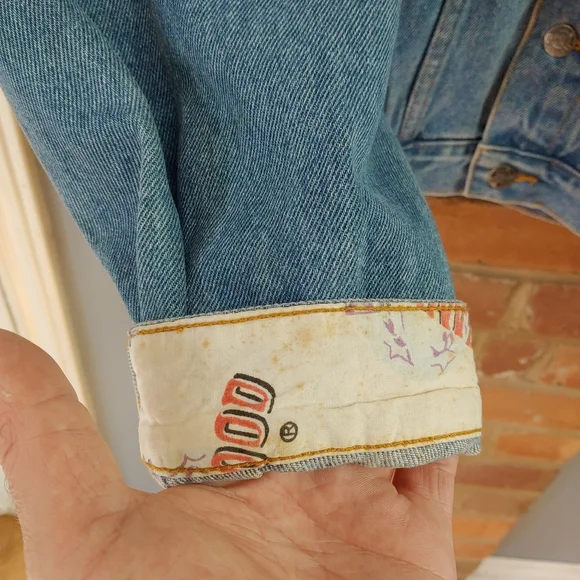 Vintage 90's Planet Hollywood denim jacket, unisex size small (fits large) - Picture 10 of 16